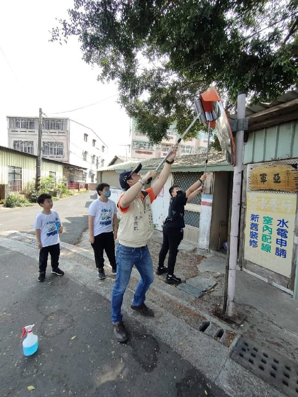 照亮用路人安全擦亮反光鏡 嘉義後備指揮部守護嘉義市西區45個里