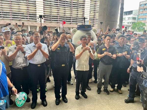 嘉義市警察局恭迎打詐神隊友「白沙屯媽祖」警察大白熊擴大「識詐」犯罪預防宣導