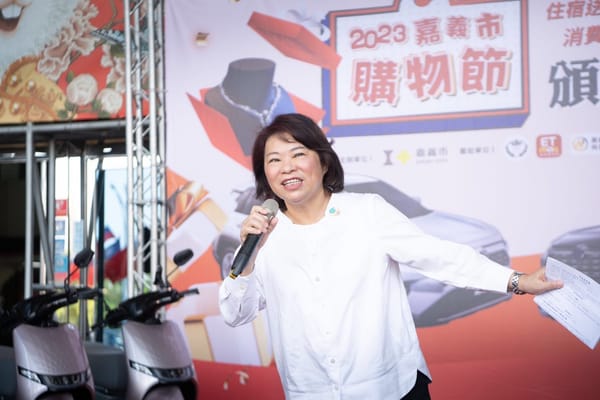 各位媒體記者先進們早安!!