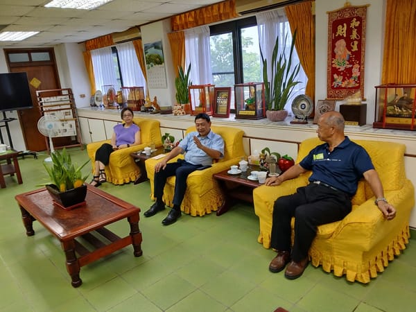 大台南天然氣公司致贈里榮家秋節慰問金