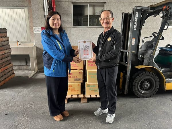 依必朗善心捐贈佳里榮家物資 長輩感謝溫馨善舉