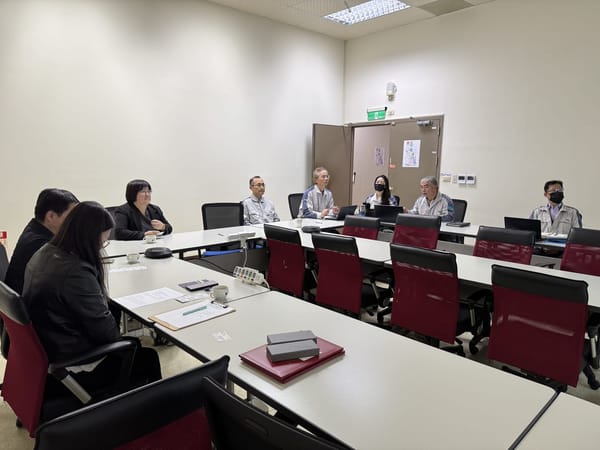 南華大學推動半導體學程　與崇越石英洽談產學合作