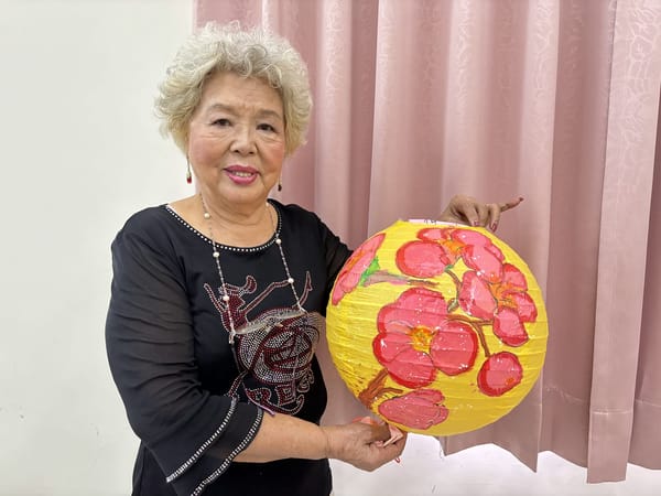 佛光山邀請榮家長輩創意彩繪燈籠